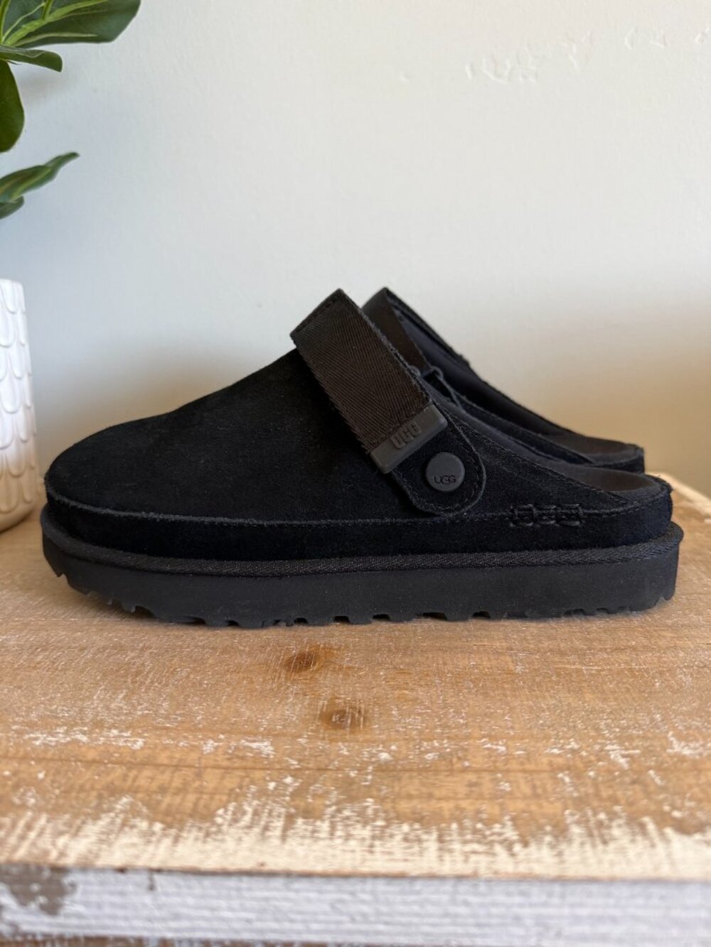 UGG Goldenstar Clogs : 8 - Picture 2 of 5